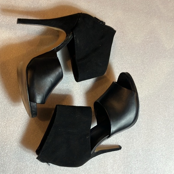 APT9 open toe peep toe ankle strap heels. - Picture 4 of 6